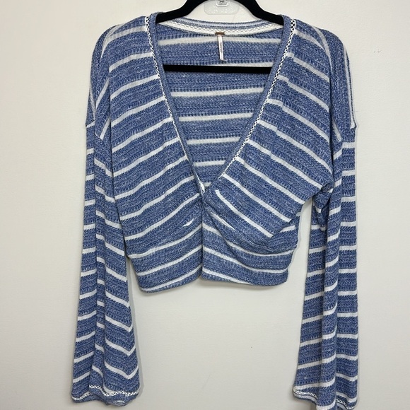 Free People Give it a Spin‎ Bell-Sleeved Sweater Blue Large - Picture 2 of 5